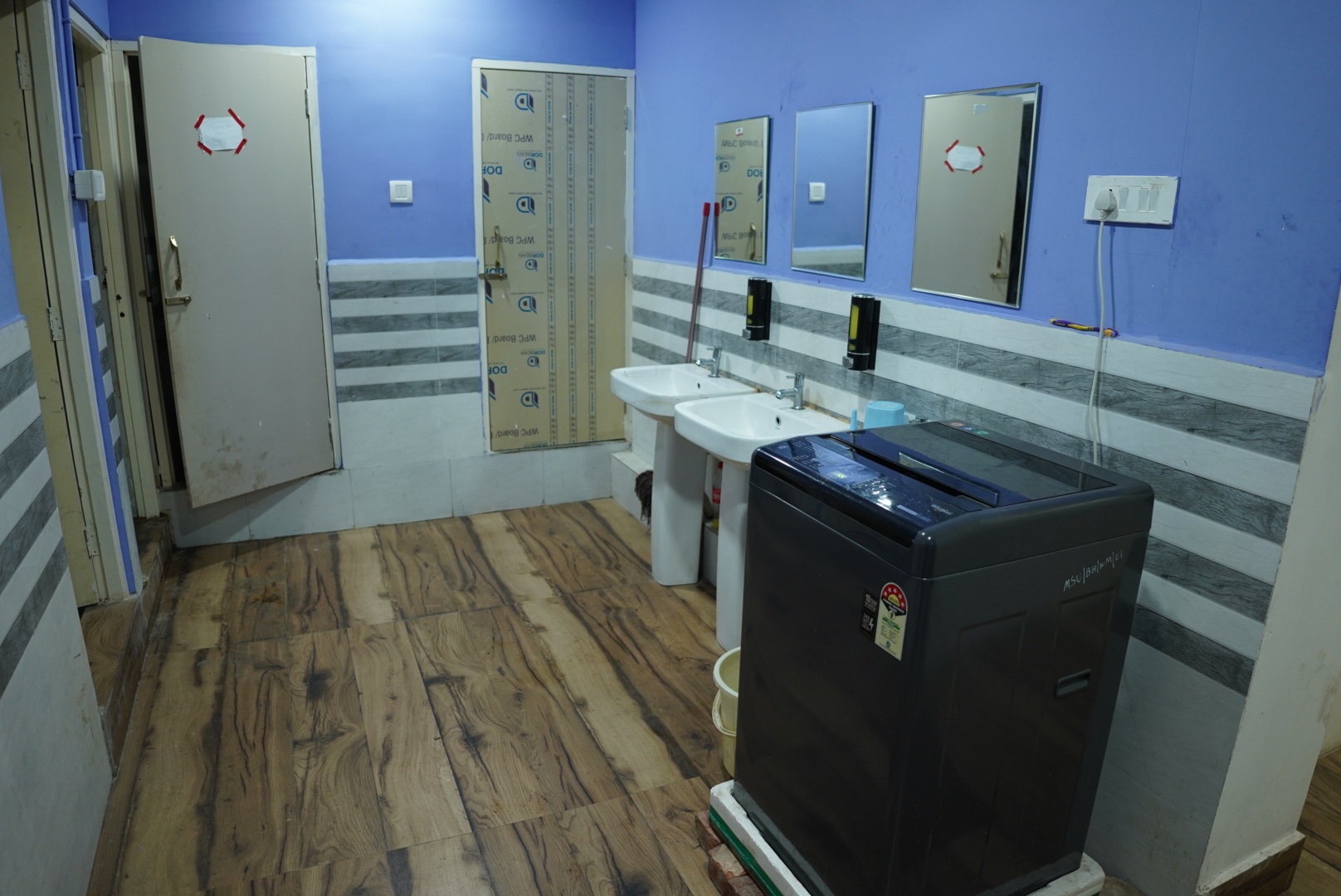 Fully furnished hostel rooms for students